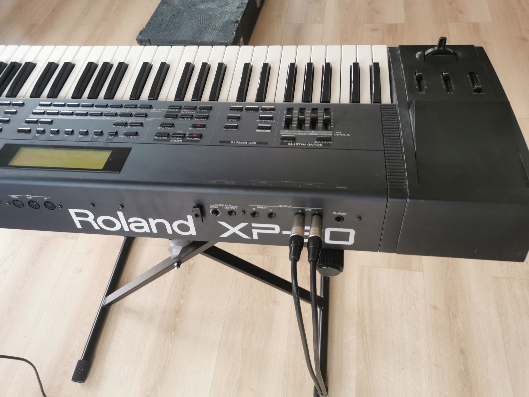 Roland xp60. Roland korg Yamaha