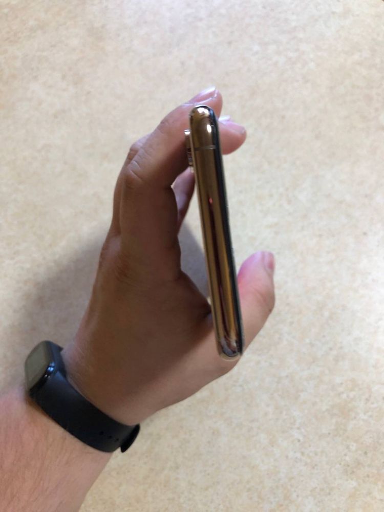 Iphone xsmax 64gb gold