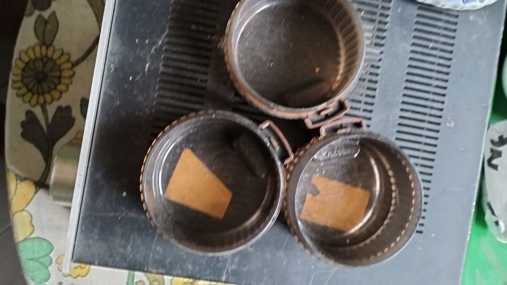 Pokrywka młynka do kawy, średnica 8 cm.