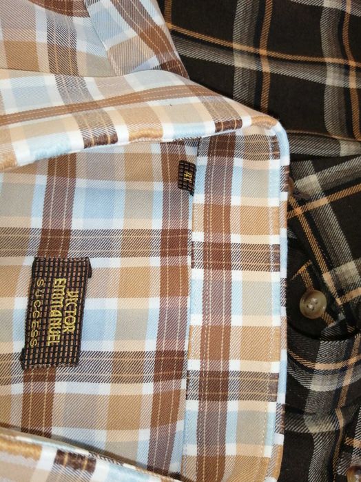 Duas Camisas Vítor Emanuel