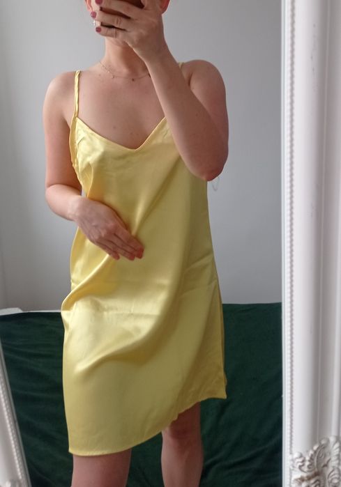 Satynowa sukienka L Parisian