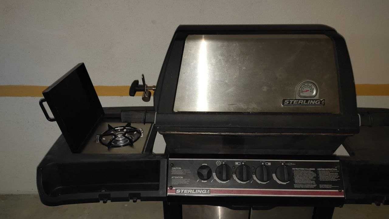 Barbeque a gas e com rochas de lava