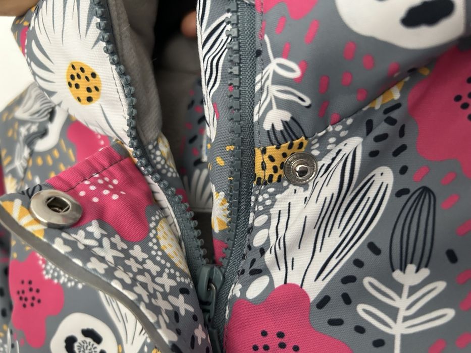 Зимова куртка на дівчинку 6-8 років. Куртка Lassye на девочку 7 лет