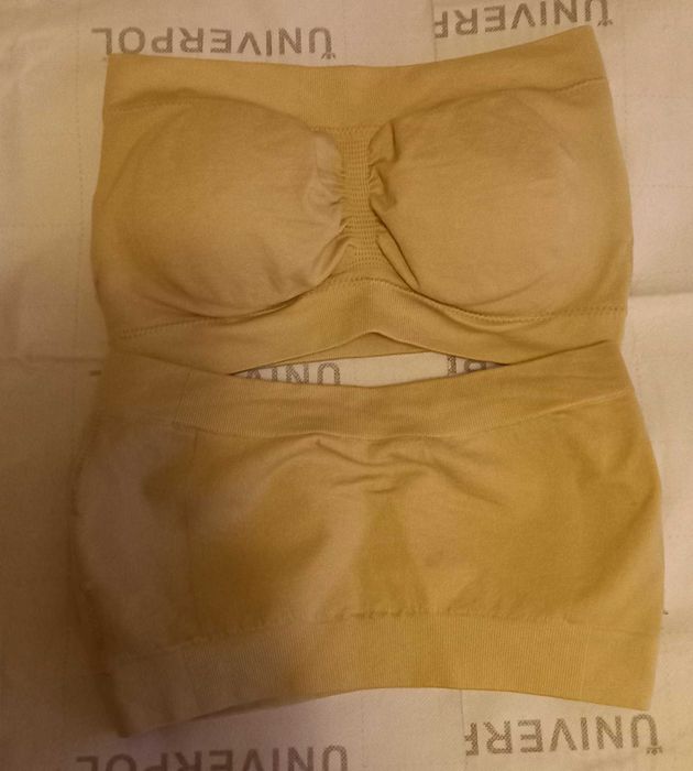 Zestaw staników sportowych i topów