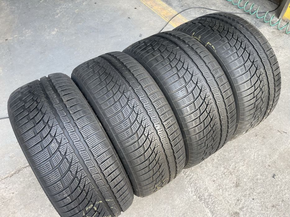 Шини зимові R19 255 35 225 40 Nokian WR Склад Осокорки