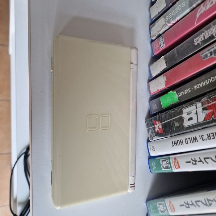 Nintendo DS lite