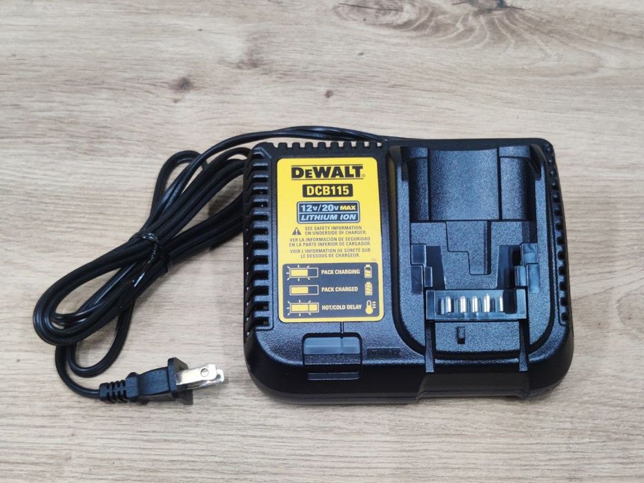 Зарядка, зарядний пристрій DeWalt DCB 115.
