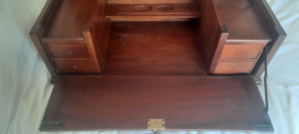 Caixa escritório em madeira de vinhático