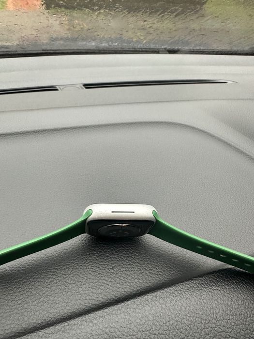 Продам Apple Watch Series 8 41 мм