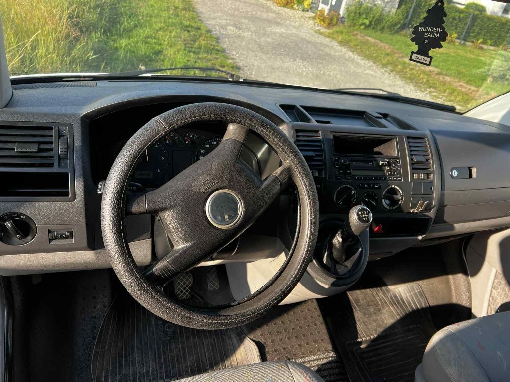 Volkswagen T5 2003r 2.5 TDI