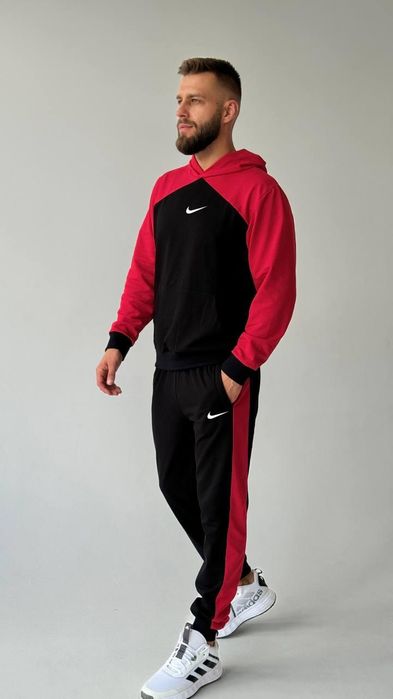 Чоловічий спортивний костюм Nike зі  вставками різні кольори 46-54 р.