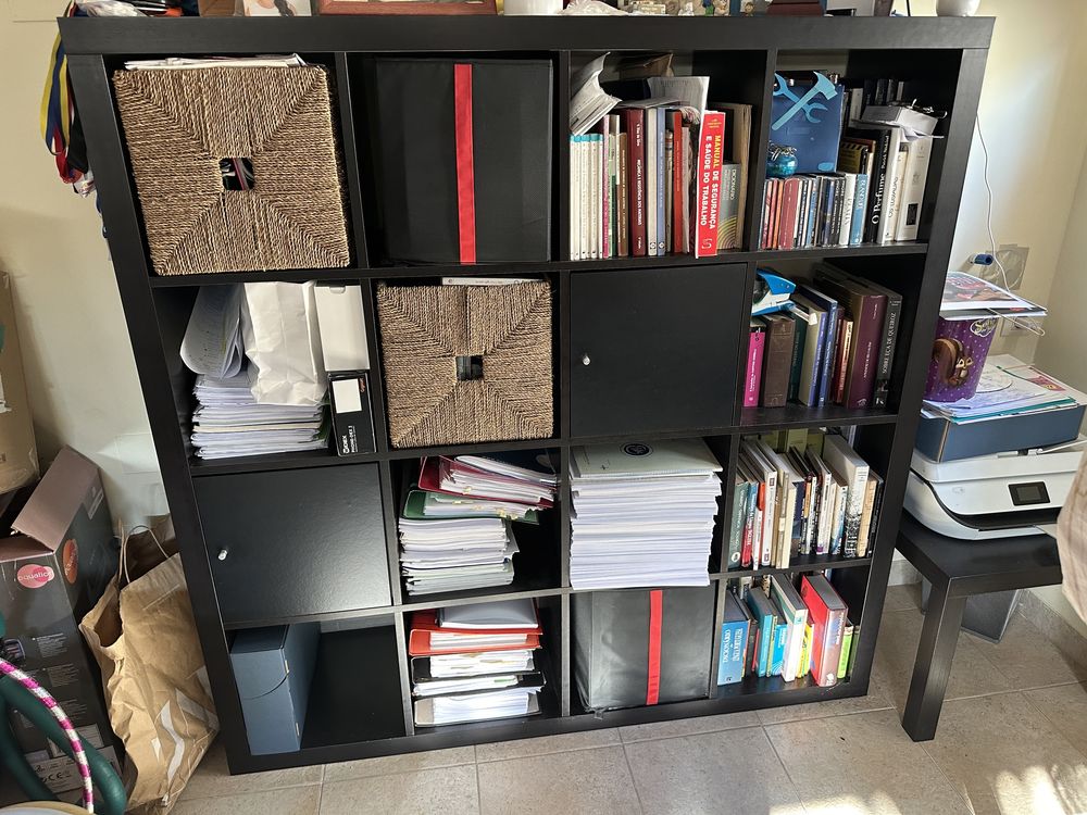 Mobiliário Ikea biblioteca