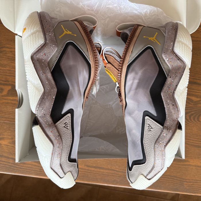 Є розміри Nike Air Jordan Why Not .6 x Honor The Gift DX1692-001