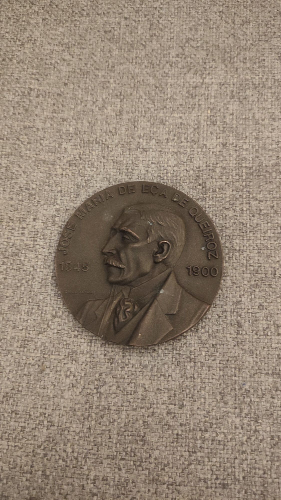 Medalha Eça de Queiróz