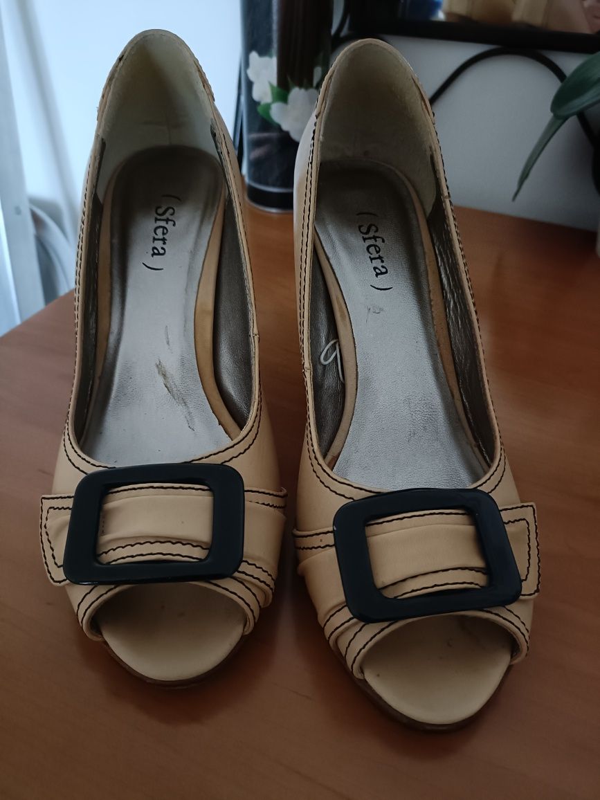 Sapatos Sfera em pele tam 38
