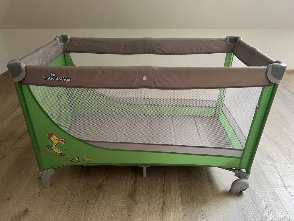 Łóżeczko turystyczne Baby Design zielone
