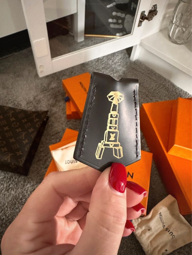 Louis Vuitton zawieszka do Alma bb