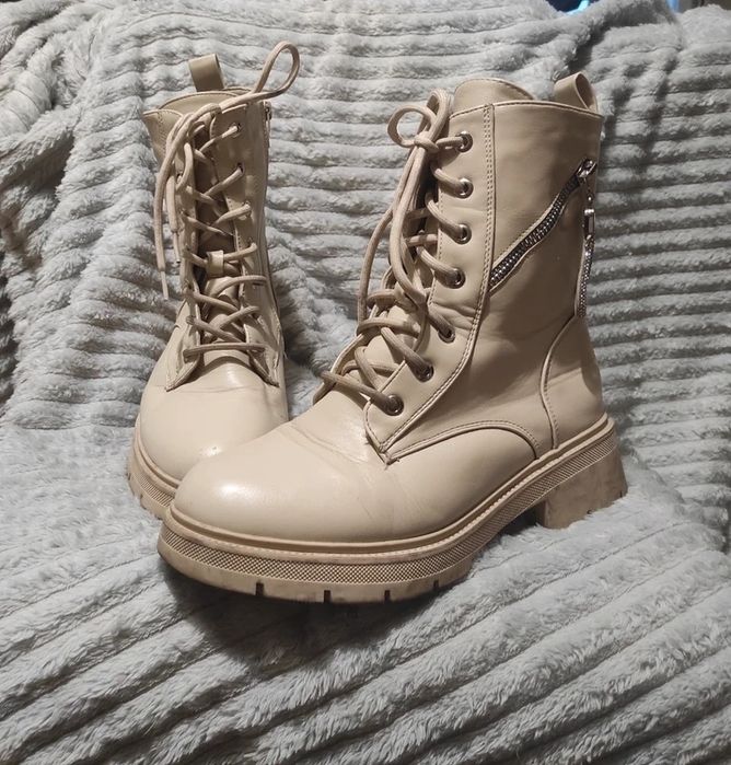 Trapery botki kremowe damskie | rozmiar 39