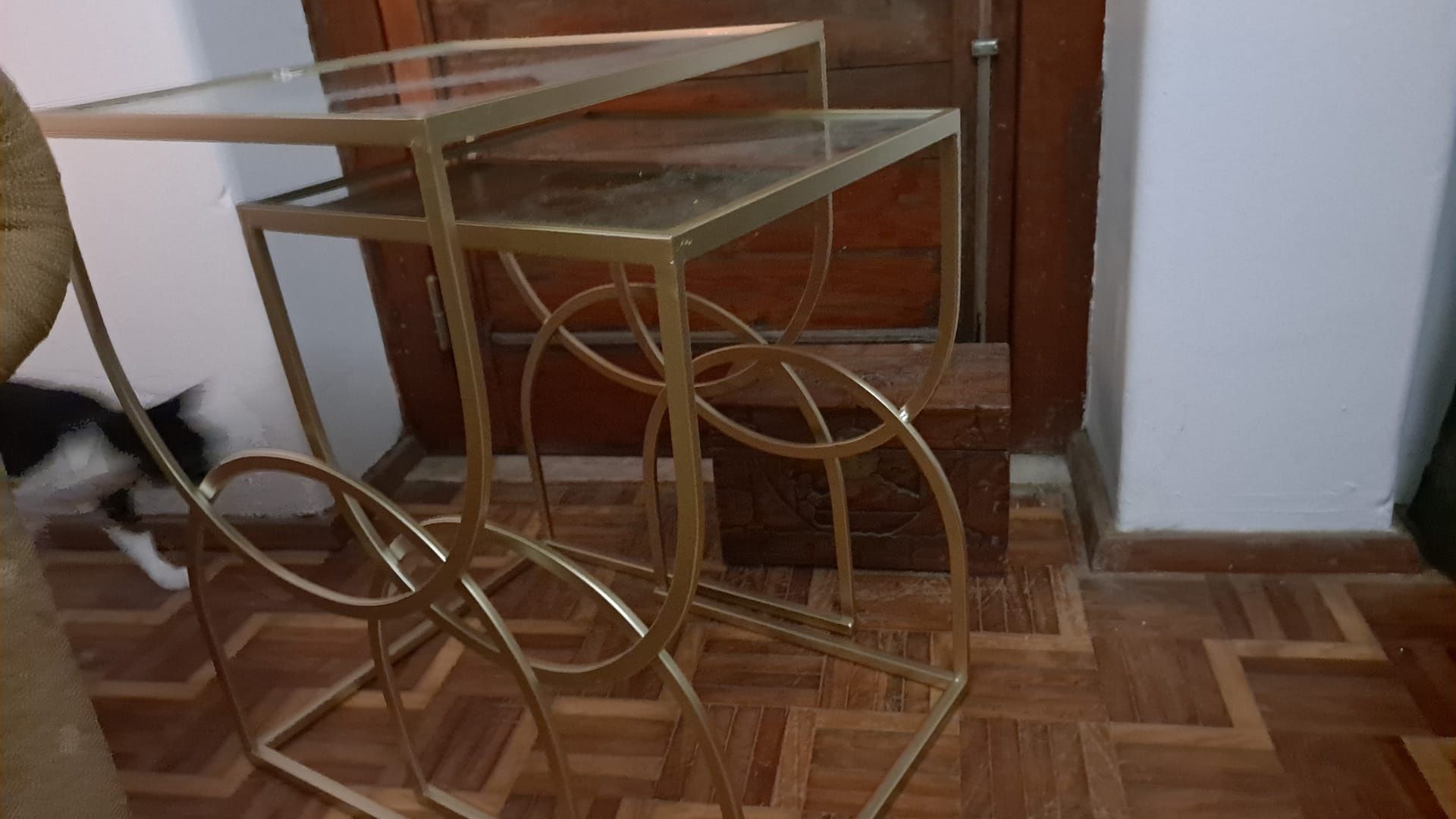 Conjunto de mesas de apóio
