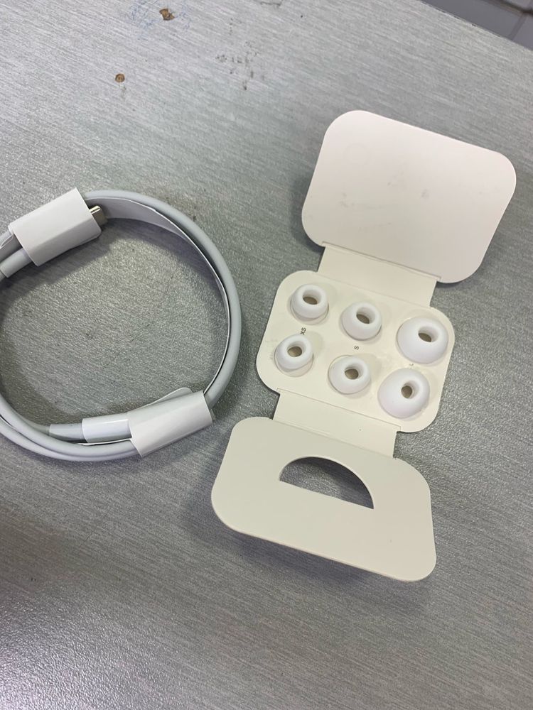 Apple AirPods Pro 2 como novos