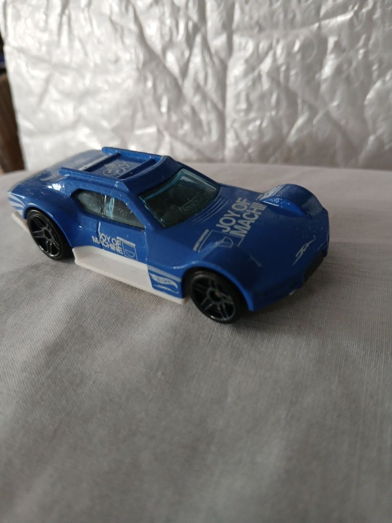 Hot wheels diversos