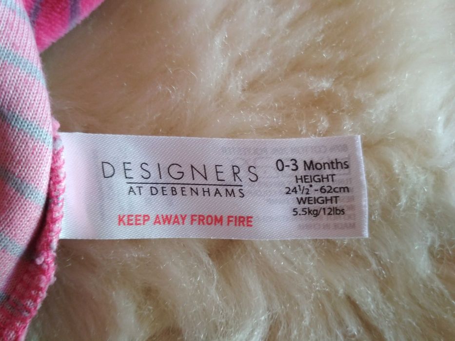 Sukienka z kapturem r. 62