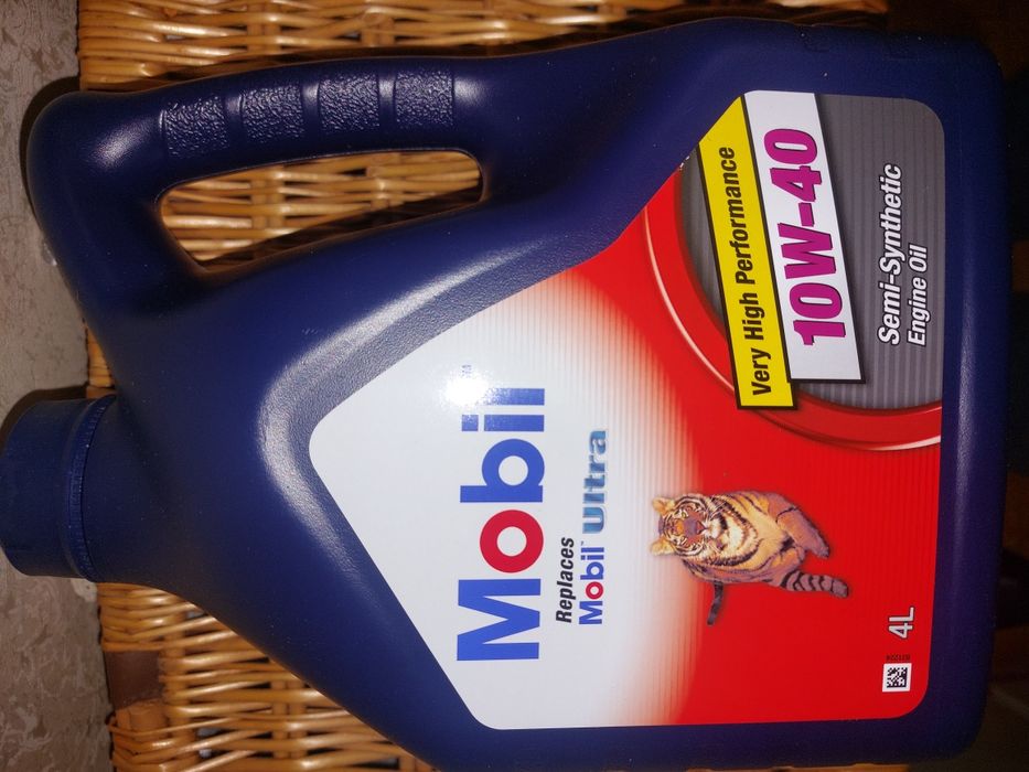 Моторна олива MOBIL Ultra 10W-40 4л