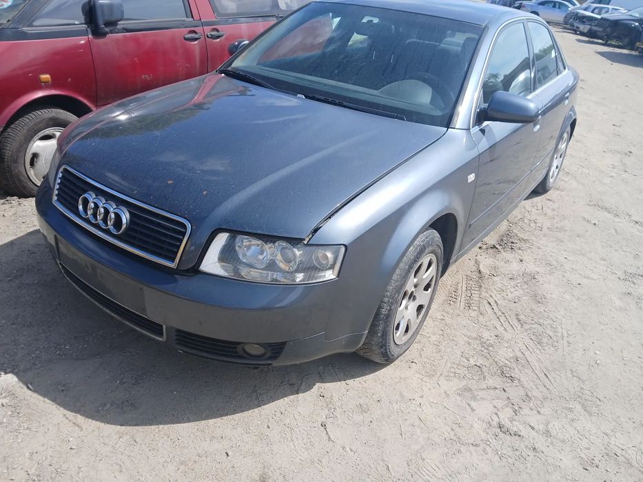 A4 B6 fotel fotele kanapa deska kokpit podsufitka boczek boczki klamka podłokietnik licznik