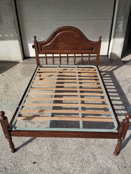 Cama de casal com estrado