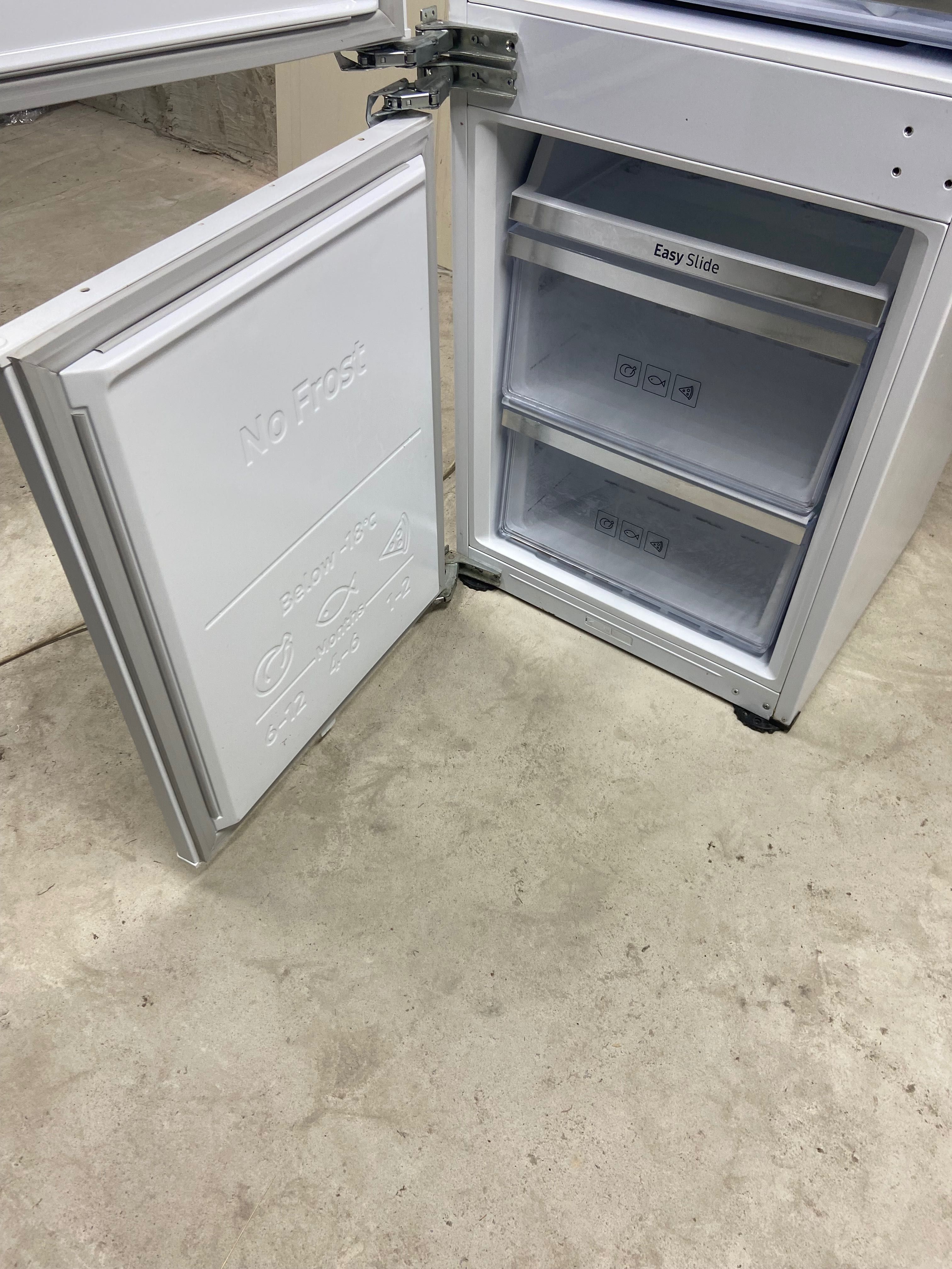 Вбудований холодильник Samsung BRB70F26C1F0UA