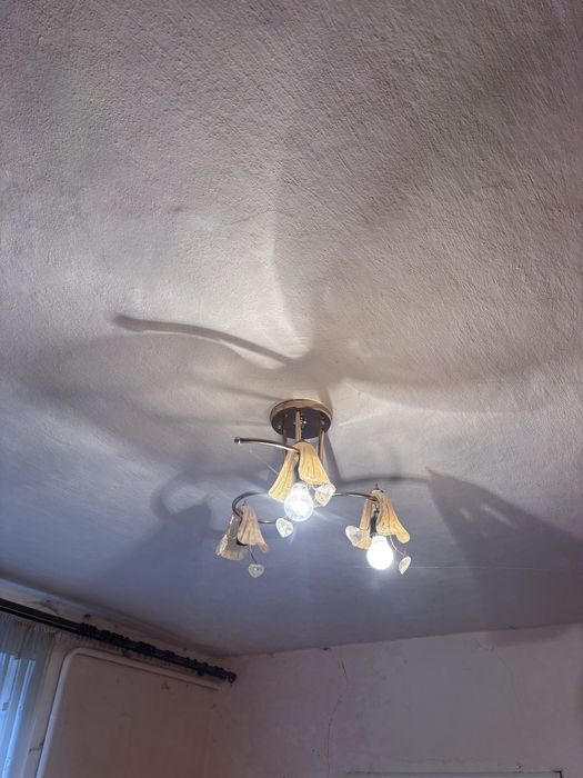 Люстри, бра, освітлення