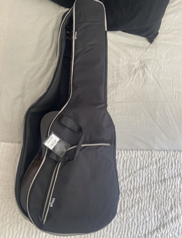 Guitarra YAMAHA Nova