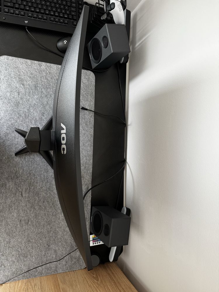 Monitor Curvo AOC C27G2ZE VA 27" FHD 16:9 240Hz FreeSync