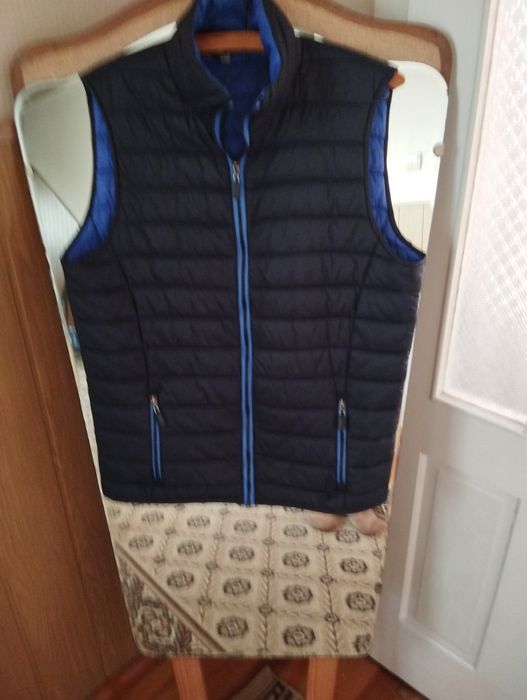 Безрукавка чоловіча