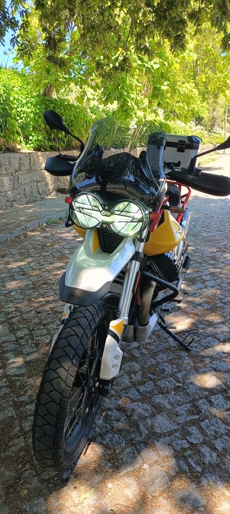 Moto Guzzi V85TT