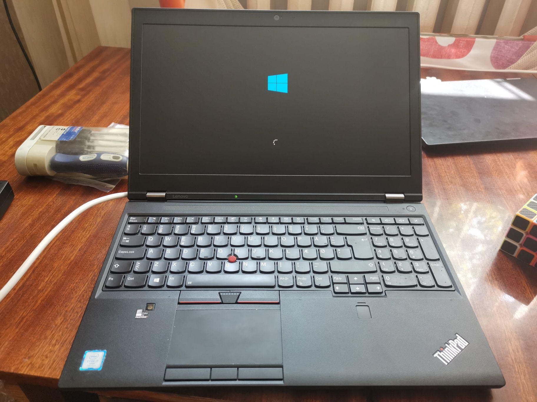 Lenovo thinkpad p51 + docstation (I7-7820/16/M2200M/IPS 3840x2160)