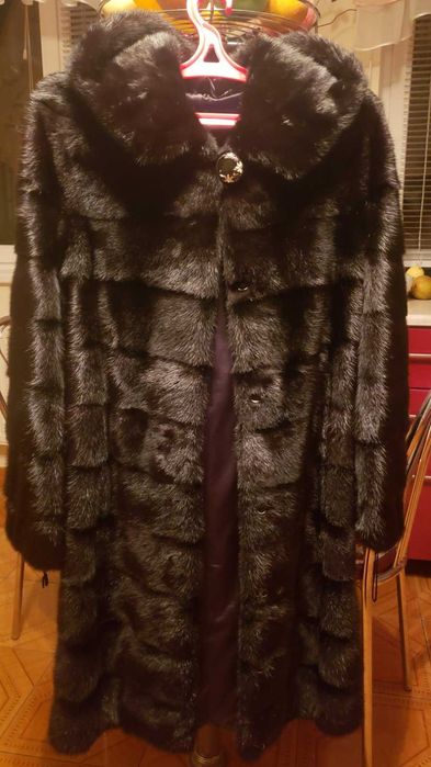 Норкова шуба з капюшоном
