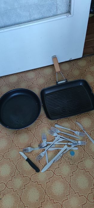 Пакет посуды, сковородки, костпюля, тарелки