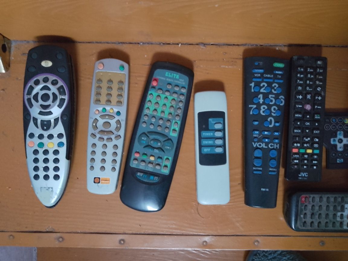 Piloty Pilot Sanyo Elemis Grundig Samsung Thomson Universum