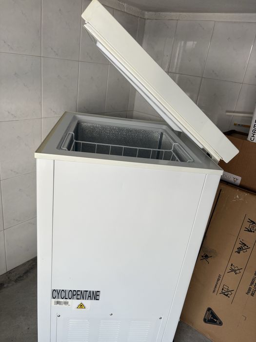 Arca horizontal Electronia NS-129CN