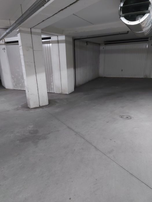 Arrendo garagem fechada no centro de Viseu