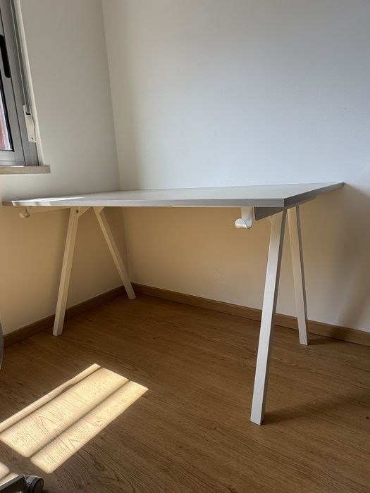 Secretária IKEA Trotten bege/branco - impecável, como nova