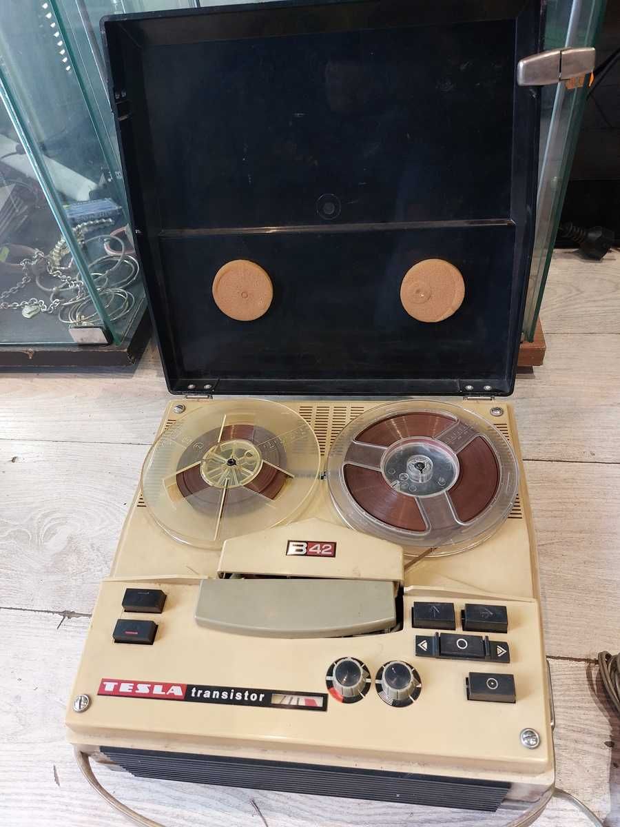 Magnetofon szpulowy Tesla B42