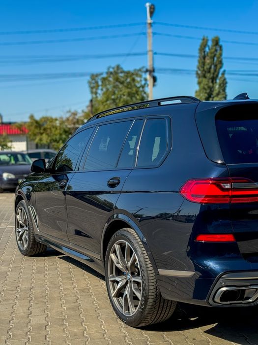 Продам BMW X7 M50D