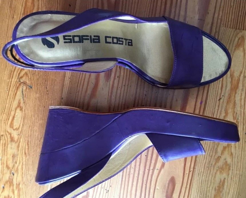 Sandálias/Sapatos salto alto marca Sofia Costa, cor roxa – Novos