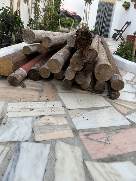 Postes madeira (3,6m x 11 diametro)