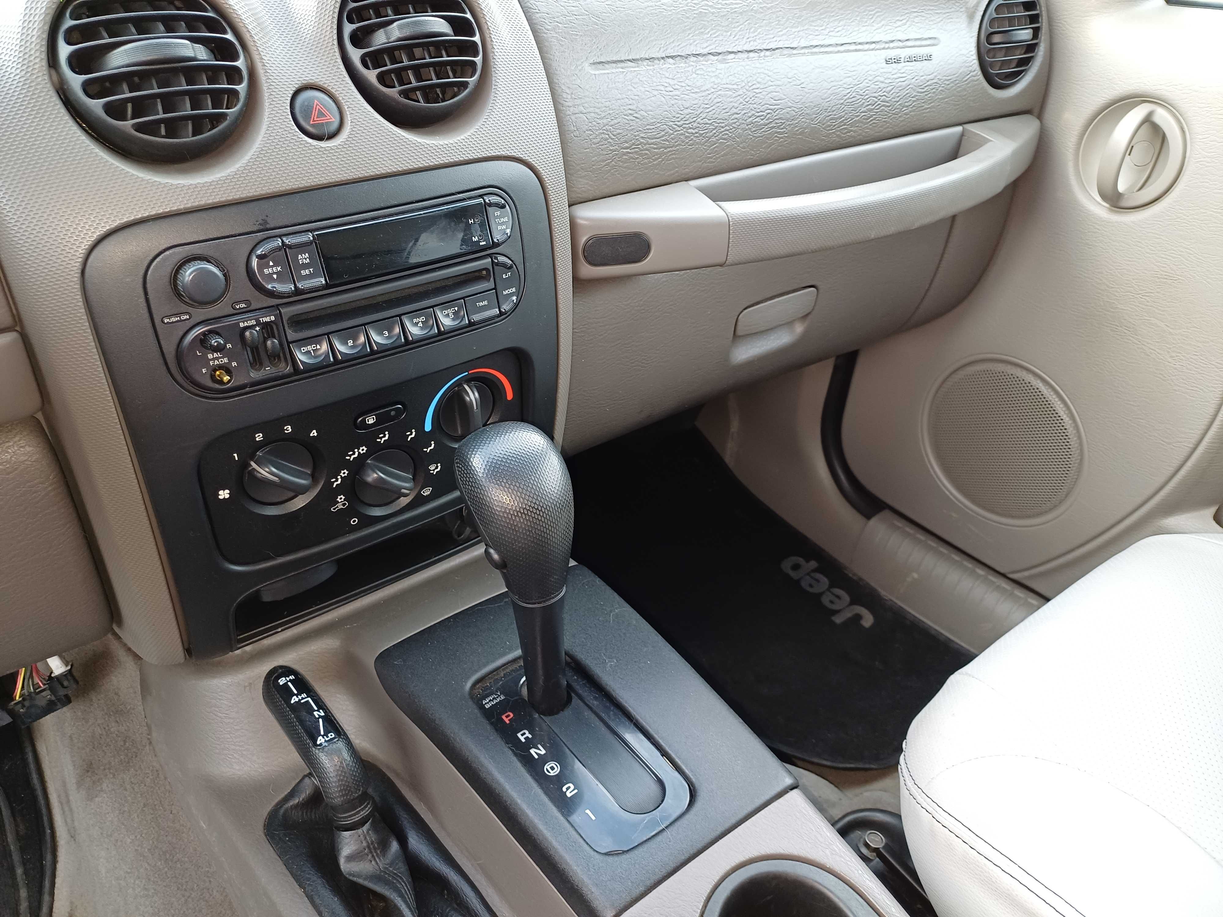 Jeep Libety 3.7 2004 r