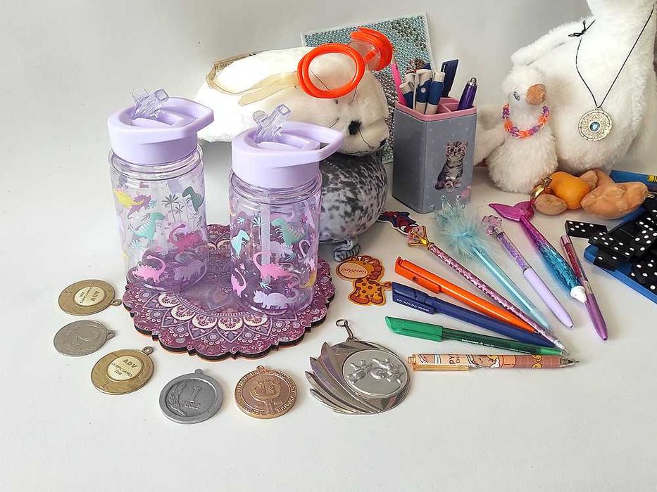 Коробка различных игрушек. Б\у.