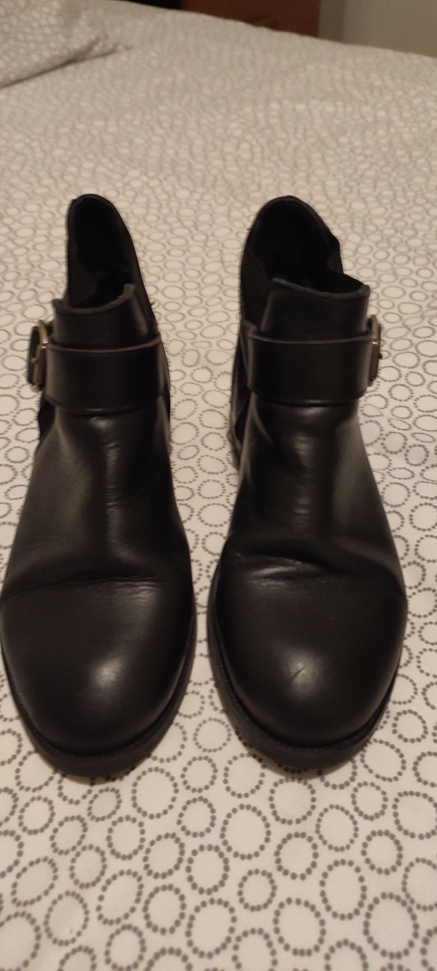 Botas de pele pretas