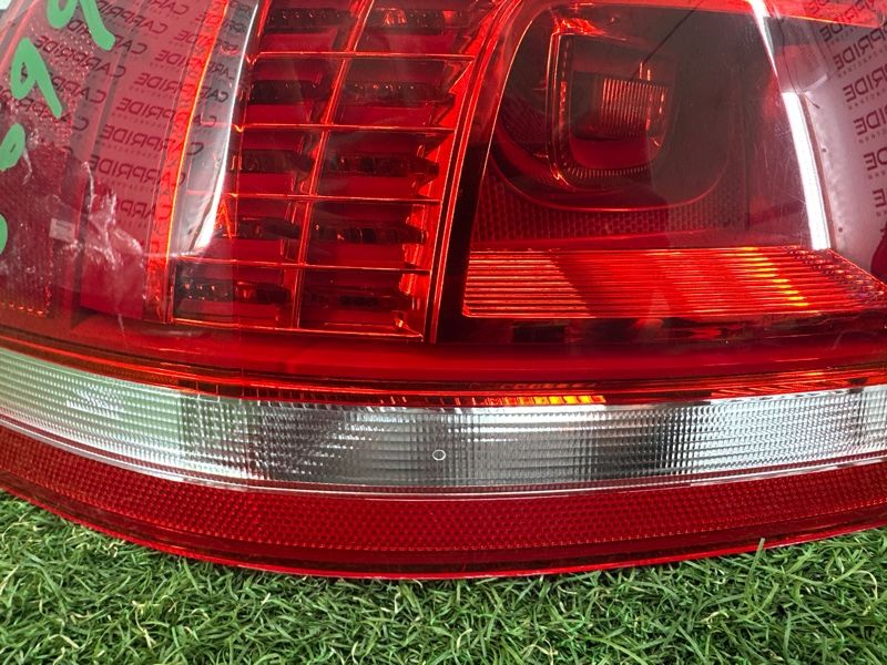 Задний фонарь левый Volkswagen Touareg NF 3.6 CGRA 2015